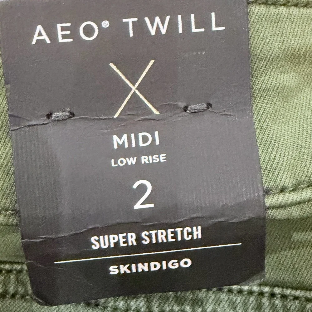 American Eagle Women's AEO Twill X Shorts Skindigo Midi Low Rise Super Stretch 2